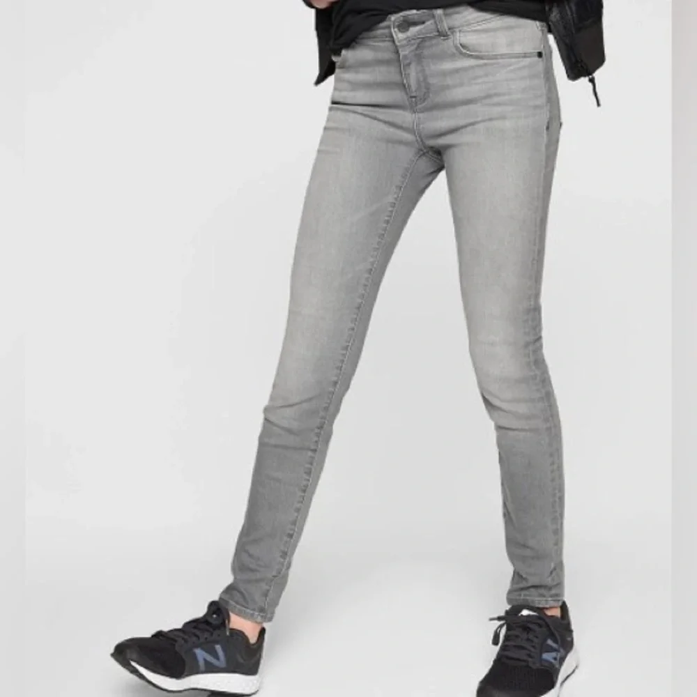 Athleta Girls School Day Jeans Gray Denim sz 14